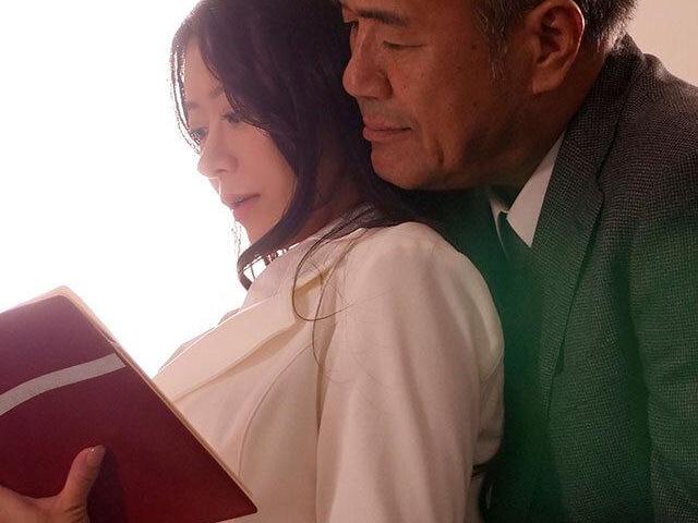 夫の裏切りで社長の愛人秘書に…陰湿接吻と濃厚中出し性交の日々に恵まれ過ぎて快楽堕ち懐妊覚悟！