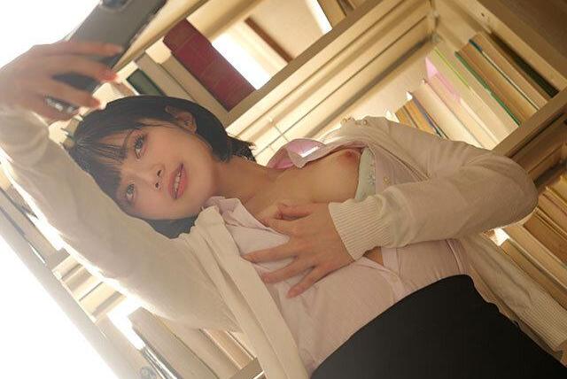 リモバイ女教師を校内調教する生徒達…公開失禁輪姦で美乳ボディを中出し肉便器堕ち♡