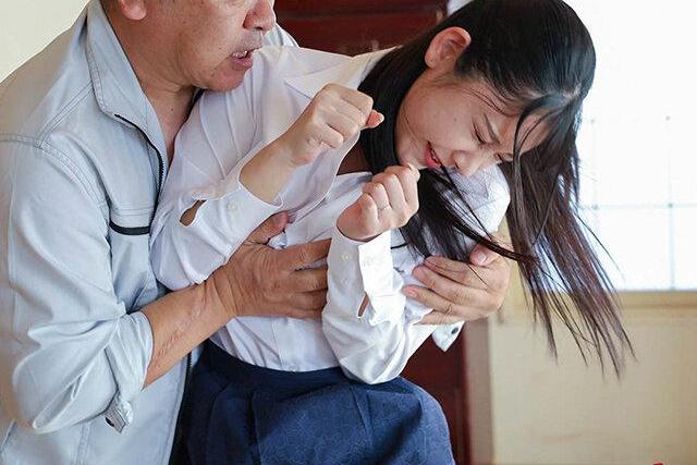 夫の雇った中年男に狂う美人妻の禁断凌辱…性欲まみれのデタラメな快楽で絶頂アクメ連発♡